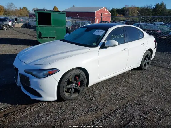 ZARFAEDN2J7567366 2018 ALFA ROMEO GIULIA - Image 2