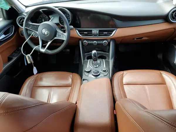 ZARFAEDN2J7589285 2018 ALFA ROMEO GIULIA - Image 8