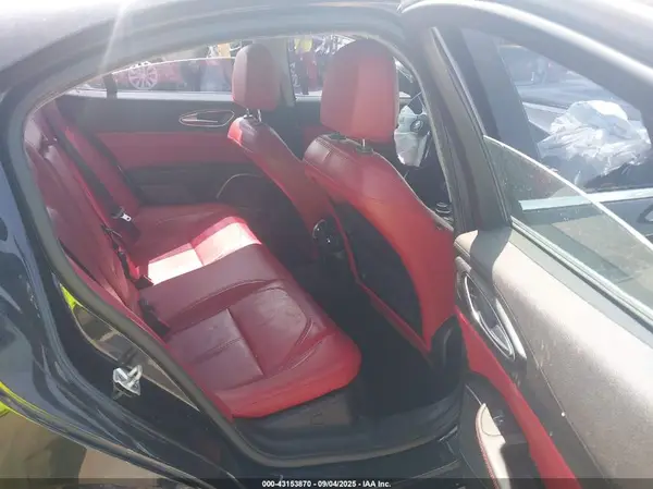ZARFAEDN2J7592378 2018 ALFA ROMEO GIULIA - Image 8