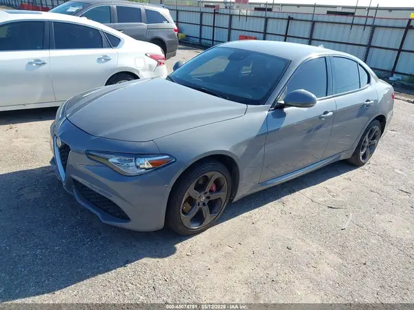 ZARFAEDN3H7534547 2017 ALFA ROMEO GIULIA - Image 2