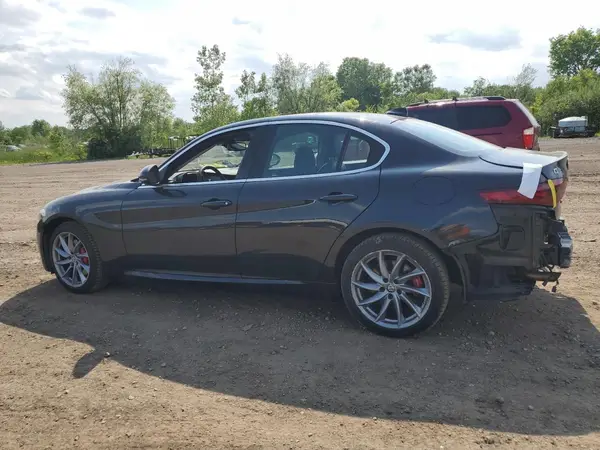 ZARFAEDN3H7545516 2017 ALFA ROMEO GIULIA - Image 2