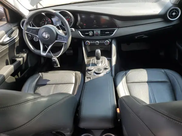 ZARFAEDN3H7545516 2017 ALFA ROMEO GIULIA - Image 8