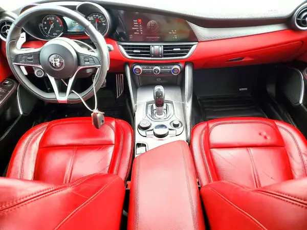 ZARFAEDN3H7549954 2017 ALFA ROMEO GIULIA - Image 8