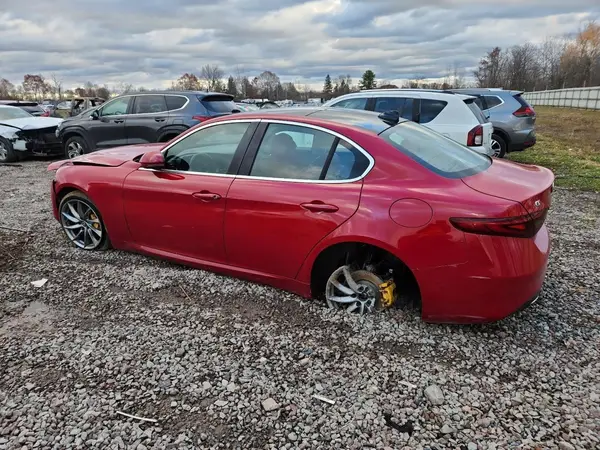 ZARFAEDN3H7552501 2017 ALFA ROMEO GIULIA - Image 2