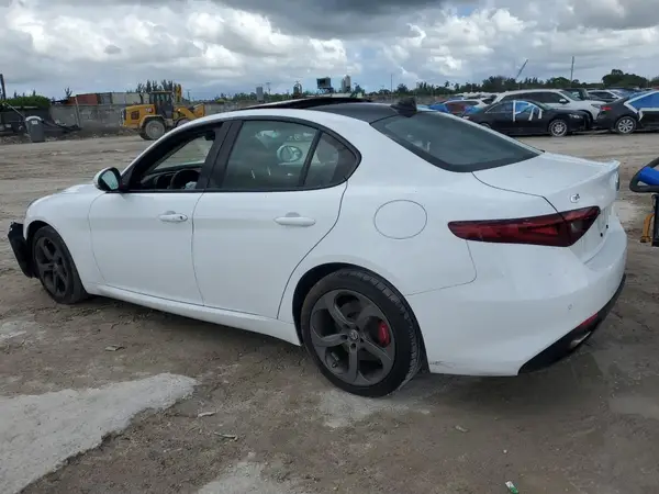 ZARFAEDN3H7553549 2017 ALFA ROMEO GIULIA - Image 2