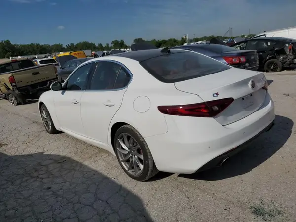 ZARFAEDN3H7553566 2017 ALFA ROMEO GIULIA - Image 2