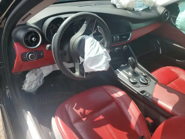 ZARFAEDN3H7555463 2017 ALFA ROMEO GIULIA - Image 8