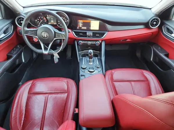 ZARFAEDN3J7573449 2018 ALFA ROMEO GIULIA - Image 8
