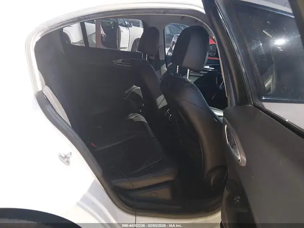 ZARFAEDN3J7573502 2018 ALFA ROMEO GIULIA - Image 8