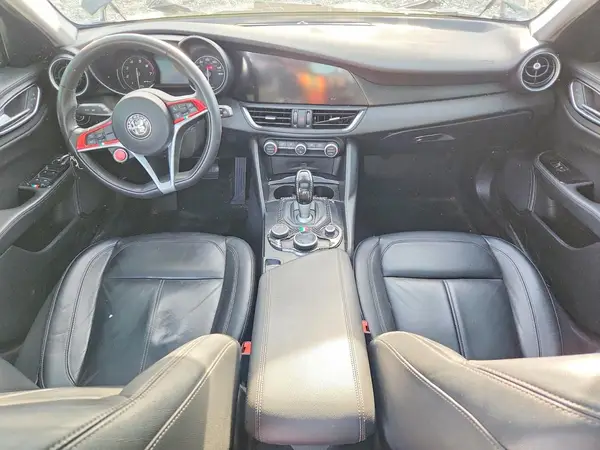 ZARFAEDN4H7537053 2017 ALFA ROMEO GIULIA - Image 8