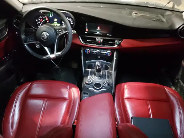 ZARFAEDN4H7550370 2017 ALFA ROMEO GIULIA - Image 8