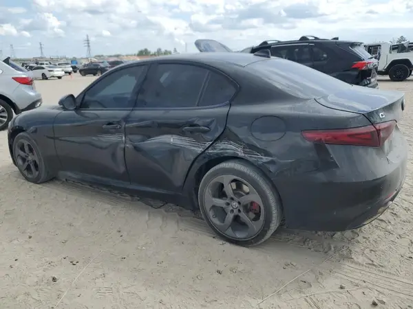 ZARFAEDN4H7551101 2017 ALFA ROMEO GIULIA - Image 2