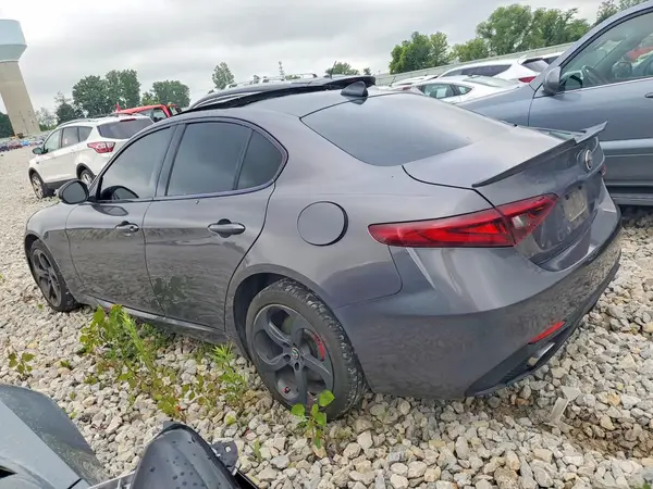 ZARFAEDN4H7553981 2017 ALFA ROMEO GIULIA - Image 2