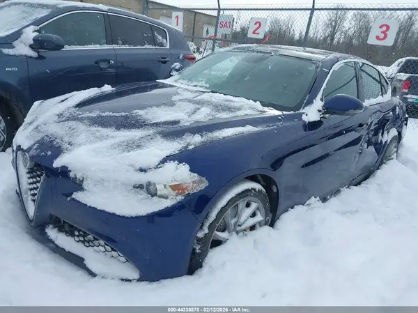 ZARFAEDN4H7556878 2017 ALFA ROMEO GIULIA - Image 2