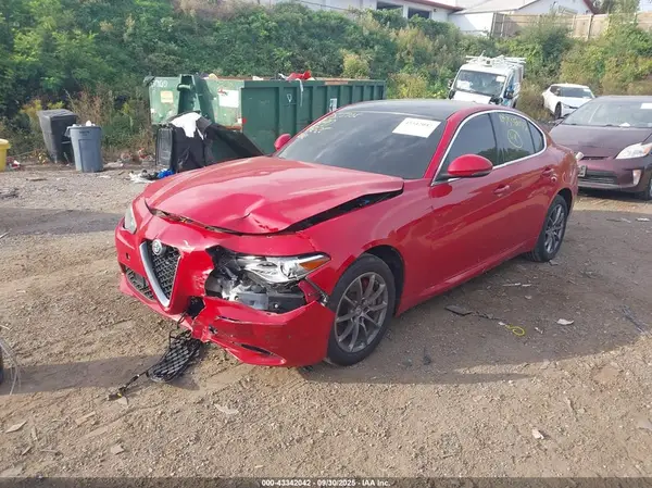 ZARFAEDN4J7567126 2018 ALFA ROMEO GIULIA - Image 2