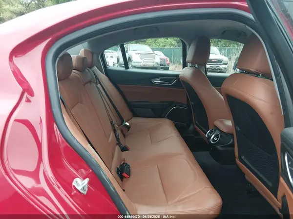 ZARFAEDN4J7573850 2018 ALFA ROMEO GIULIA - Image 8