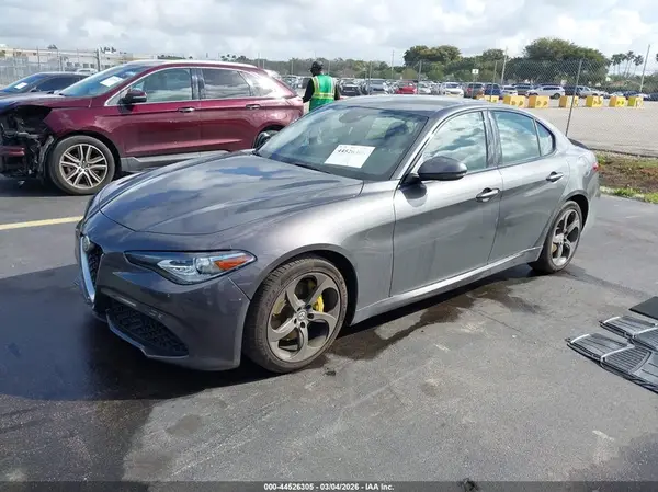 ZARFAEDN4J7578417 2018 ALFA ROMEO GIULIA - Image 2
