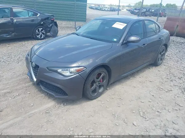 ZARFAEDN5H7535991 2017 ALFA ROMEO GIULIA - Image 2