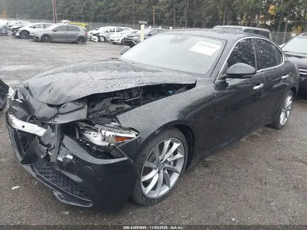 ZARFAEDN5H7537885 2017 ALFA ROMEO GIULIA - Image 2
