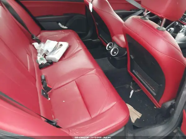 ZARFAEDN5H7551561 2017 ALFA ROMEO GIULIA - Image 8