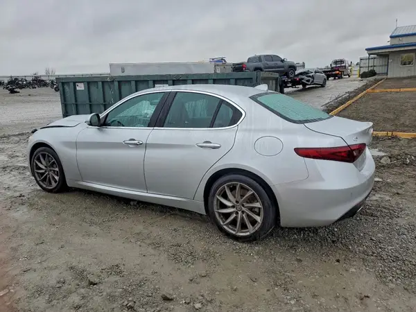 ZARFAEDN5H7553164 2017 ALFA ROMEO GIULIA - Image 2