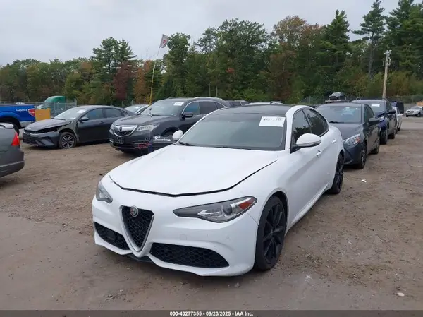 ZARFAEDN5J7565014 2018 ALFA ROMEO GIULIA - Image 2