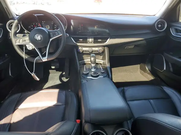 ZARFAEDN5J7566910 2018 ALFA ROMEO GIULIA - Image 8