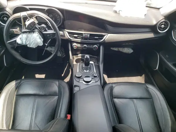 ZARFAEDN5J7572982 2018 ALFA ROMEO GIULIA - Image 8