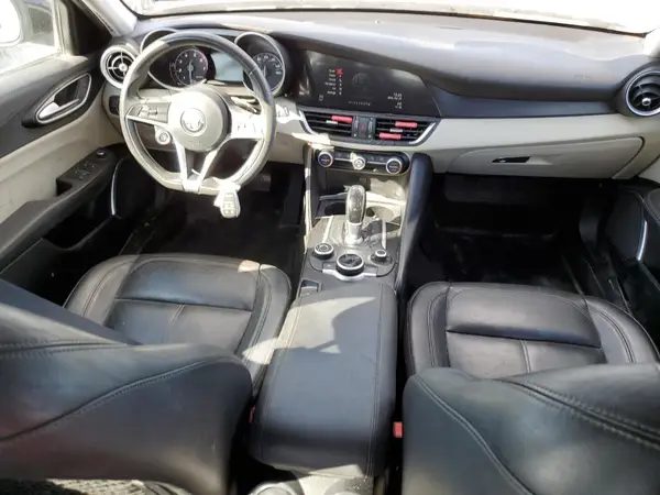 ZARFAEDN5J7579236 2018 ALFA ROMEO GIULIA - Image 8