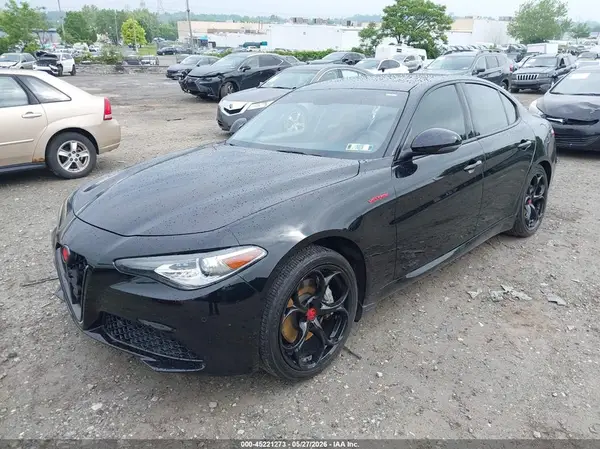 ZARFAEDN5J7592892 2018 ALFA ROMEO GIULIA - Image 2