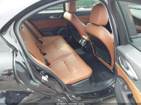ZARFAEDN5J7592892 2018 ALFA ROMEO GIULIA - Image 8