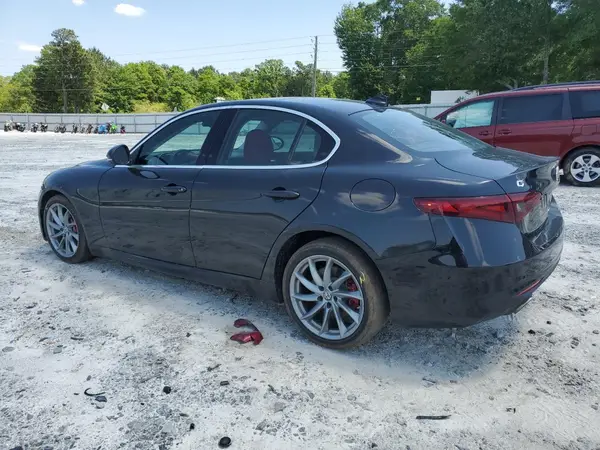 ZARFAEDN5J7594741 2018 ALFA ROMEO GIULIA - Image 2