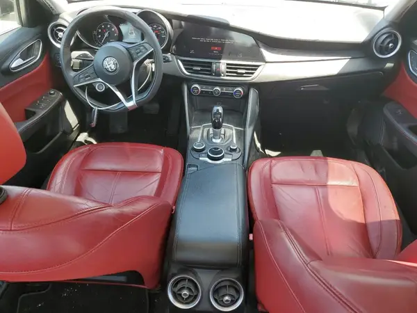 ZARFAEDN5J7594741 2018 ALFA ROMEO GIULIA - Image 8