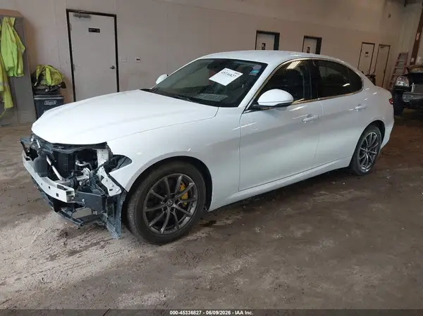 ZARFAEDN6H7539046 2017 ALFA ROMEO GIULIA - Image 2