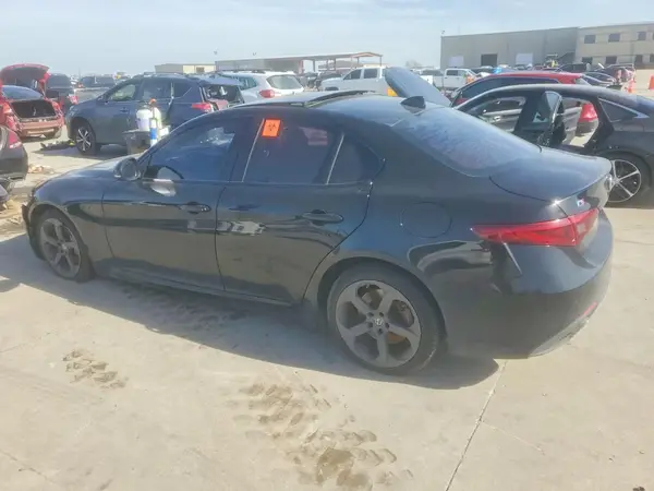 ZARFAEDN6H7545638 2017 ALFA ROMEO GIULIA - Image 2