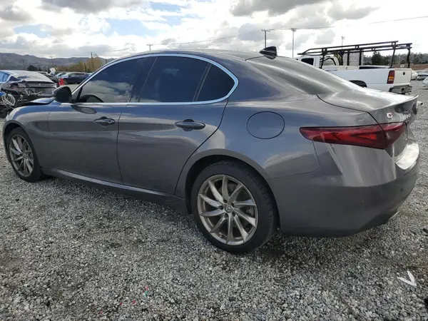 ZARFAEDN6H7548040 2017 ALFA ROMEO GIULIA - Image 2