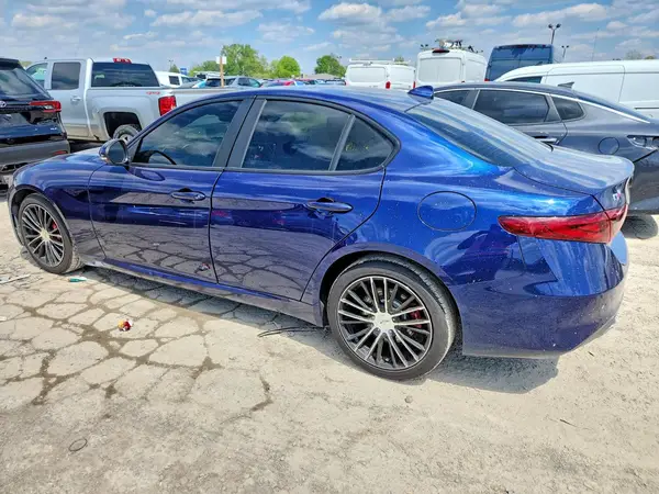 ZARFAEDN6H7550466 2017 ALFA ROMEO GIULIA - Image 2