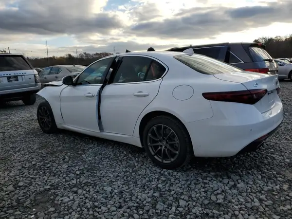 ZARFAEDN6H7553514 2017 ALFA ROMEO GIULIA - Image 2