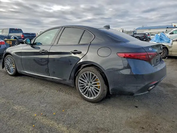 ZARFAEDN6H7553674 2017 ALFA ROMEO GIULIA - Image 2