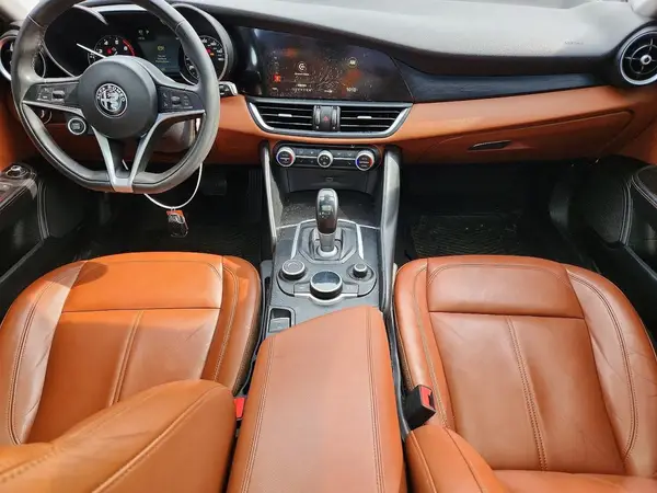 ZARFAEDN6H7556817 2017 ALFA ROMEO GIULIA - Image 8