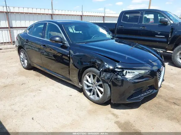 ZARFAEDN6J7566415 2018 ALFA ROMEO GIULIA - Image 1