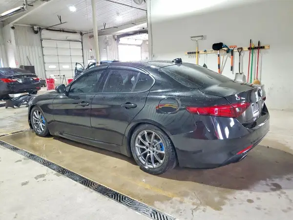 ZARFAEDN6J7592285 2018 ALFA ROMEO GIULIA - Image 2