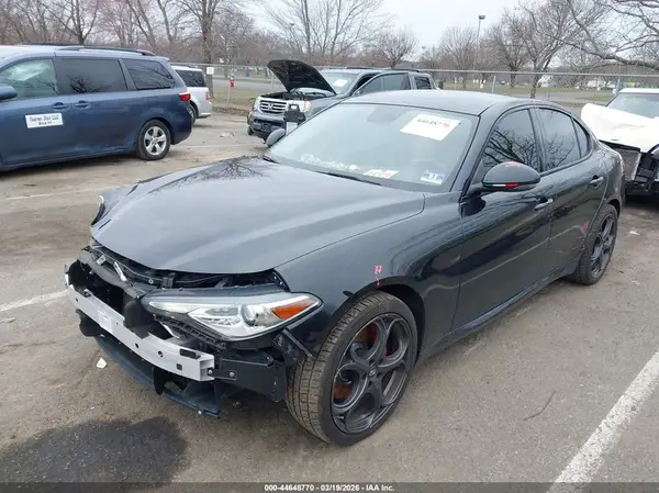 ZARFAEDN6J7593632 2018 ALFA ROMEO GIULIA - Image 2