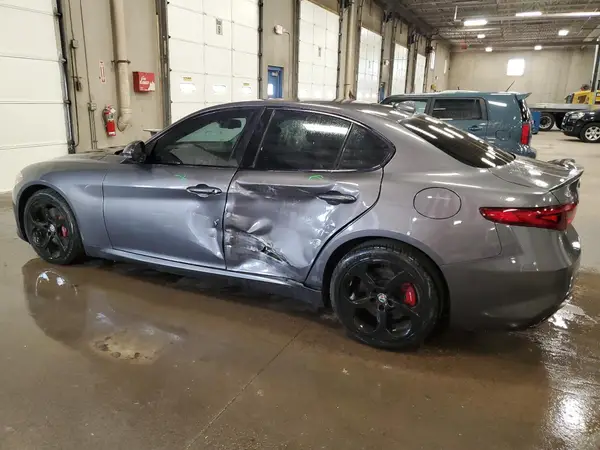 ZARFAEDN7H7543400 2017 ALFA ROMEO GIULIA - Image 2