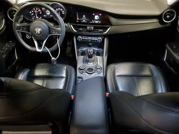 ZARFAEDN7H7543400 2017 ALFA ROMEO GIULIA - Image 8