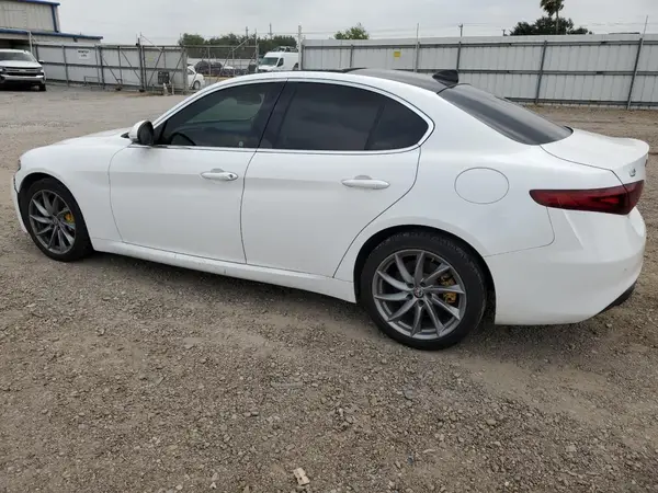 ZARFAEDN7H7559323 2017 ALFA ROMEO GIULIA - Image 2