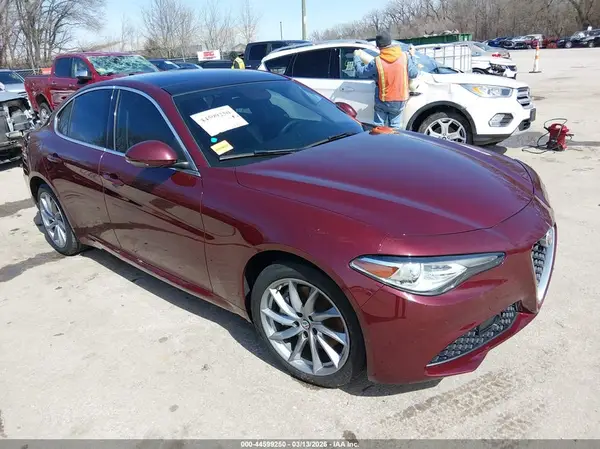 ZARFAEDN7J7565029 2018 ALFA ROMEO GIULIA - Image 1