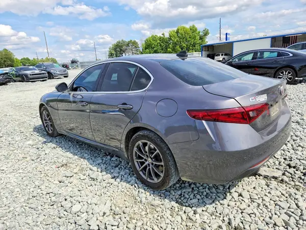 ZARFAEDN7J7566715 2018 ALFA ROMEO GIULIA - Image 2