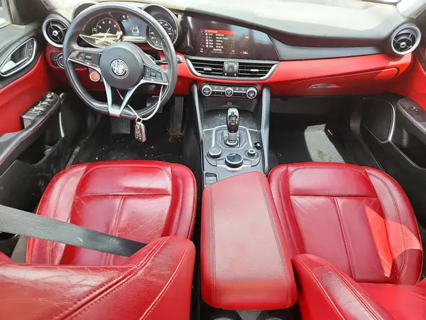 ZARFAEDN7J7566715 2018 ALFA ROMEO GIULIA - Image 8