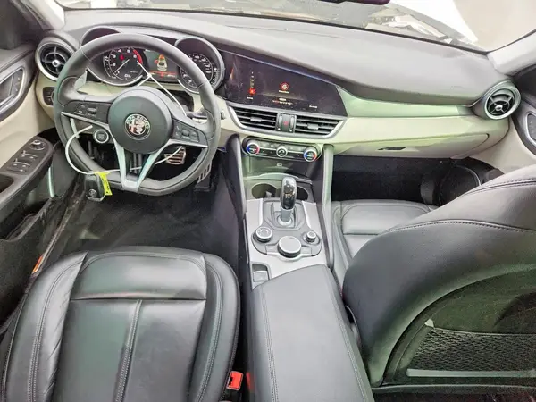 ZARFAEDN7J7573518 2018 ALFA ROMEO GIULIA - Image 8